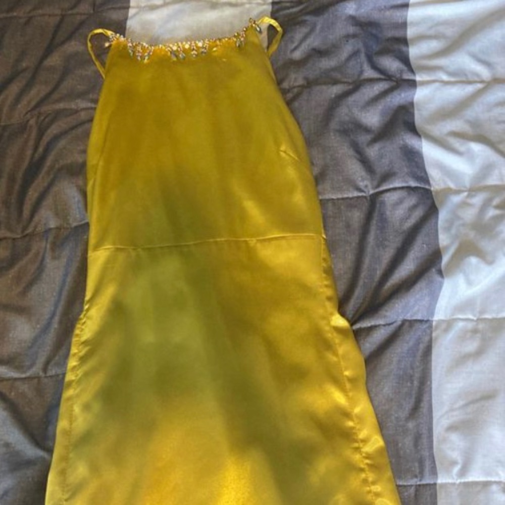 Yellow long mermaid dress